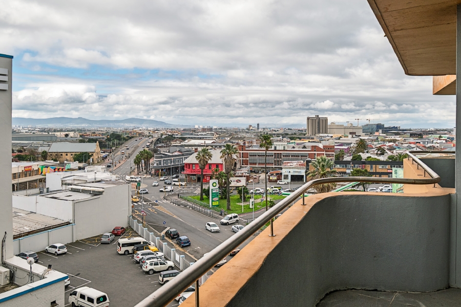 1 Bedroom Property for Sale in Woodstock Western Cape